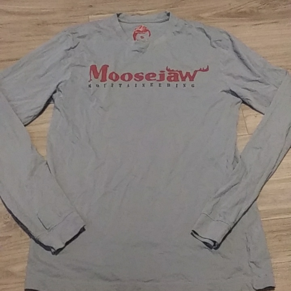 Moosejaw long sleeve t shirt size small
